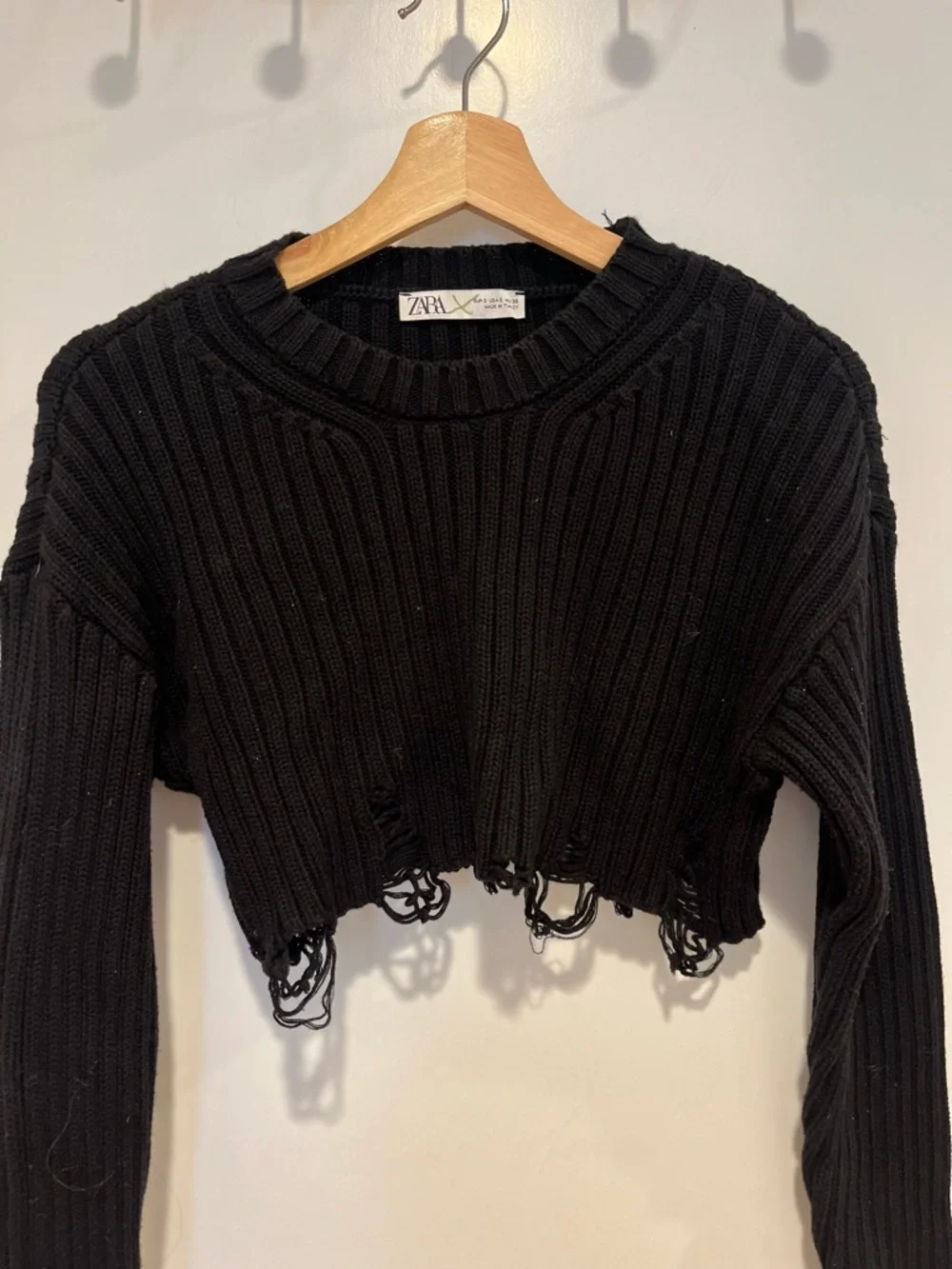 Zara Black Crewneck Ribbed Cropped Distressed Sweater Small